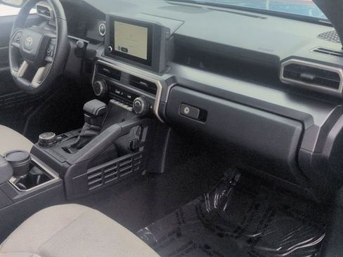 Certified 2025 Toyota 4Runner SR5 image 28