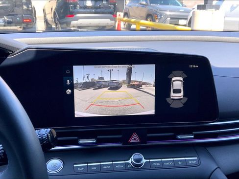 Used 2024 Hyundai Elantra Limited image 27