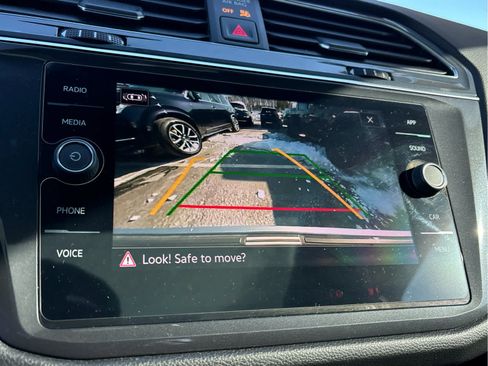 Used 2021 Volkswagen Tiguan SE R-Line image 20