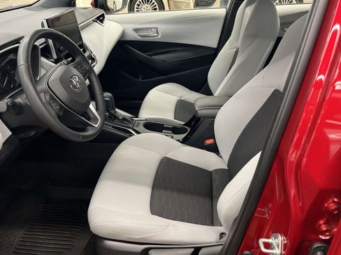 Used 2025 Toyota Corolla SE image 12
