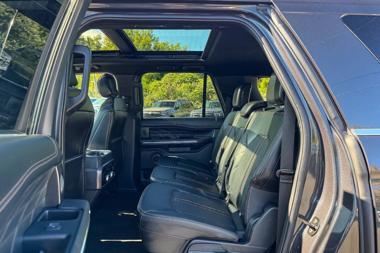 Used 2022 Ford Expedition Max Platinum AWD/4WD image 23