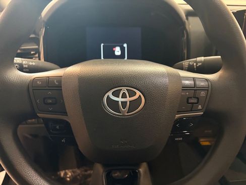 Used 2025 Toyota Camry LE image 27
