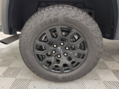 Used 2023 Chevrolet Colorado Trail Boss w/ Technology Package image 13