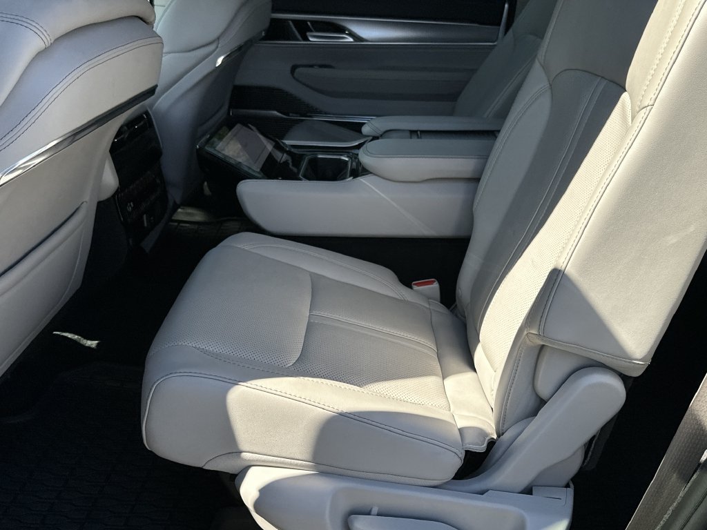 Used 2023 Jeep Grand Wagoneer 4WD w/ Convenience Group III image 15