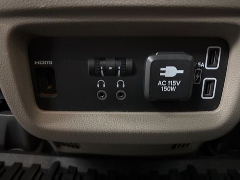 Used 2020 Honda Pilot Touring image 28