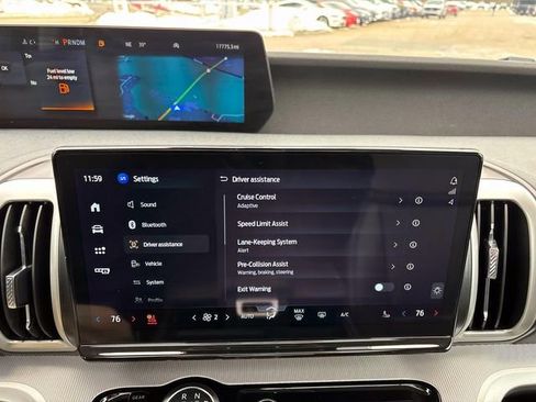 Used 2025 Ford Expedition Active image 28