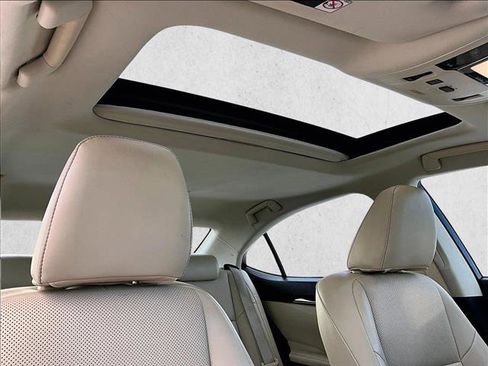 Used 2018 Lexus ES 350 w/ Premier Package FWD image 17