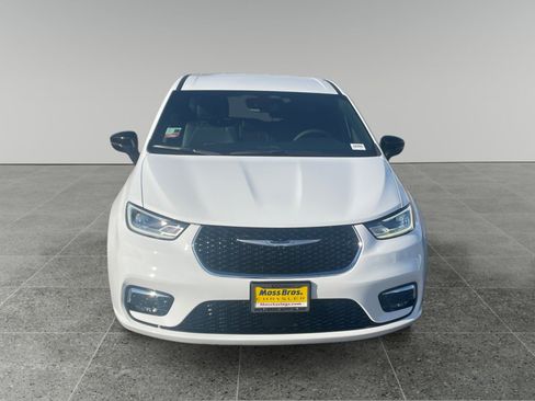 New 2026 Chrysler Pacifica Select image 8