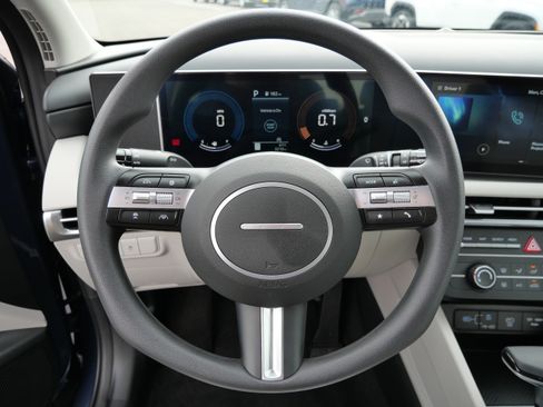 Certified 2025 Hyundai Tucson SE image 26