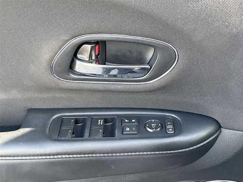 Used 2022 Honda HR-V EX image 17