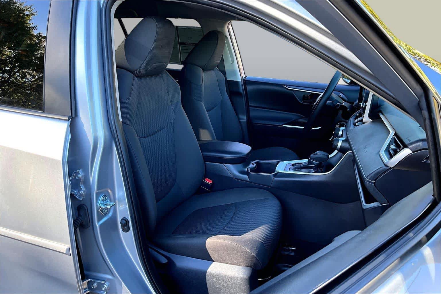 Certified 2025 Toyota RAV4 LE AWD/4WD image 8