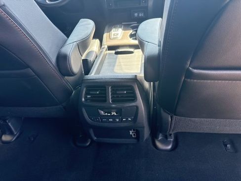 Used 2022 Honda Pilot TrailSport image 31