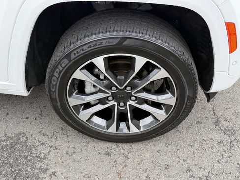 Certified 2023 Jeep Grand Cherokee Overland AWD/4WD image 12