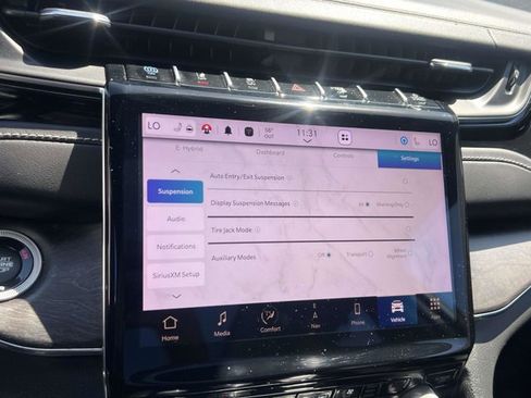 Certified 2023 Jeep Grand Cherokee Overland w/ Luxury Tech Group IV AWD/4WD image 30