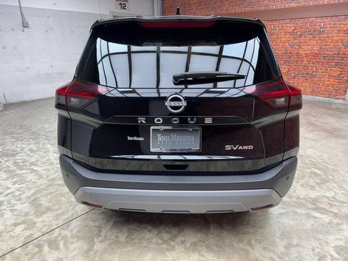 Used 2023 Nissan Rogue SV AWD/4WD image 3