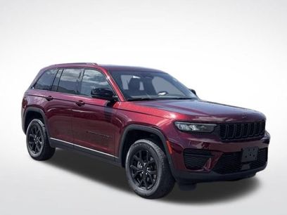Used 2025 Jeep Grand Cherokee Altitude