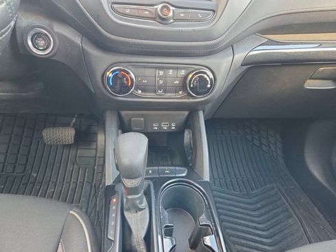 Used 2023 Chevrolet TrailBlazer LT FWD image 11