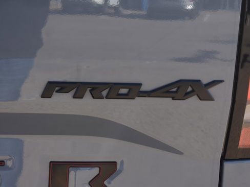 Used 2024 Nissan Frontier PRO-4X w/ Pro Convenience Package image 7