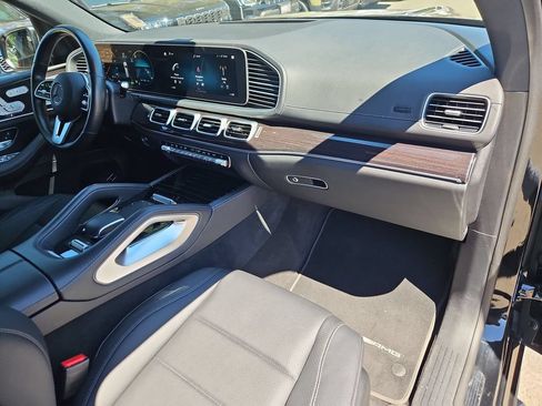 Used 2022 Mercedes-Benz GLS 450 4MATIC image 17