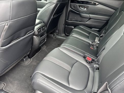 New 2025 Honda Pilot Touring image 12