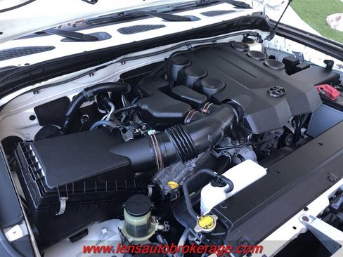 Used 2012 Toyota FJ Cruiser 4WD w/ Upgrade Pkg image 25