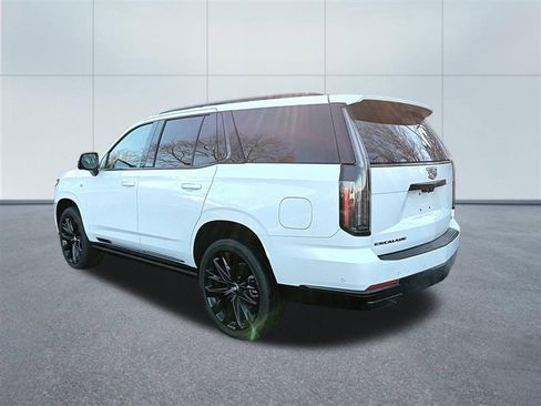 Used 2026 Cadillac Escalade Platinum Sport w/ LPO, ONYX Package image 3