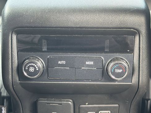 Used 2020 GMC Acadia SLT w/ Driver Alert Package II image 24