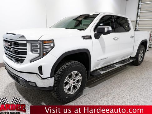 Used 2023 GMC Sierra 1500 SLT w/ SLT Convenience Package AWD/4WD image 2
