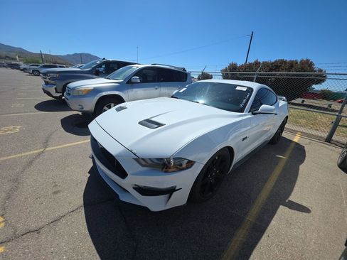 Used 2019 Ford Mustang GT RWD image 4