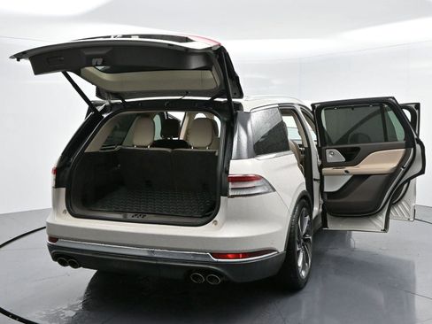 Used 2020 Lincoln Aviator Reserve w/ Equipment Group 202A image 47