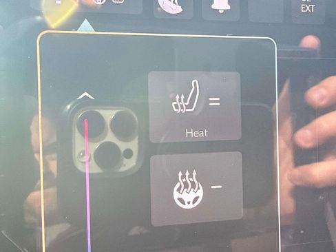 Used 2023 Jeep Compass Latitude w/ Sun and Sound Group image 16