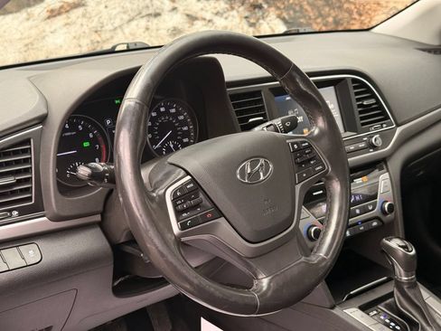 Used 2018 Hyundai Elantra Value Edition FWD image 26