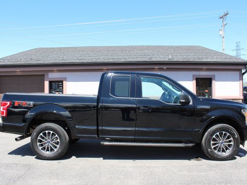 Used 2018 Ford F150 XLT w/ Equipment Group 302A Luxury AWD/4WD image 3
