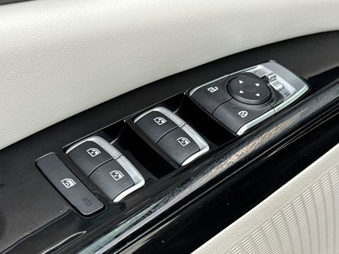 Used 2022 Kia Carnival EX FWD image 20