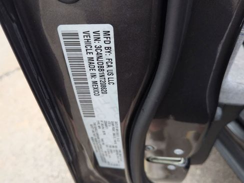 Certified 2022 Jeep Compass Latitude image 29