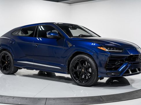 Used 2021 Lamborghini Urus AWD/4WD image 44