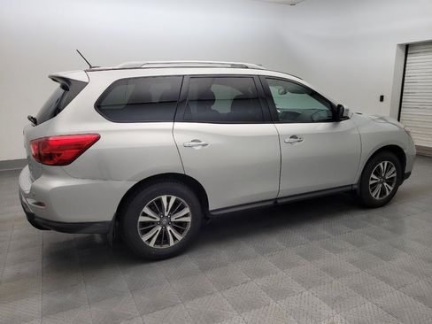 Used 2017 Nissan Pathfinder SV AWD/4WD image 10