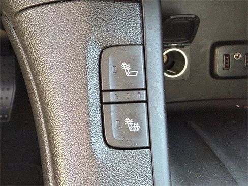 Used 2019 GMC Acadia SLT w/ Black Edition image 22