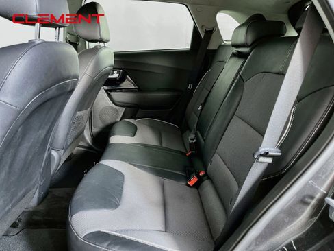 Used 2022 Kia Niro EX w/ Cold Weather Package FWD image 28