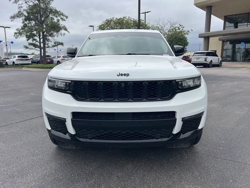 Used 2023 Jeep Grand Cherokee L Limited w/ Luxury Tech Group II AWD/4WD image 8