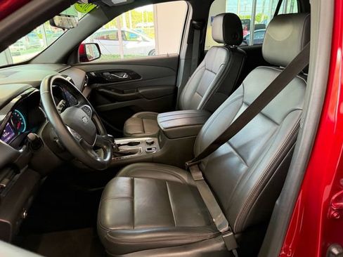 Used 2023 Chevrolet Traverse RS FWD image 10