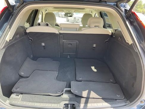 Certified 2025 Volvo XC60 B5 Core AWD/4WD image 25