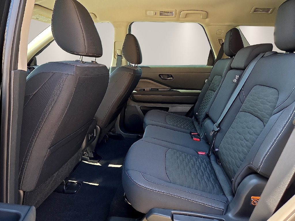 Used 2026 Nissan Pathfinder SV FWD image 12