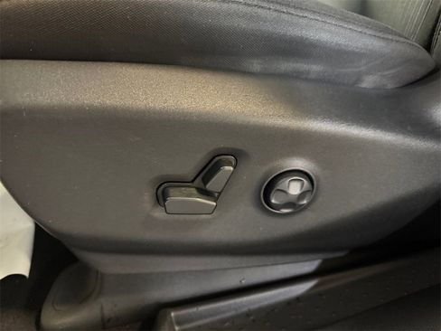 Used 2020 Chrysler Pacifica Touring w/ S Appearance Package image 13