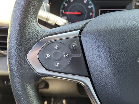 Used 2022 Chevrolet Traverse LS image 5