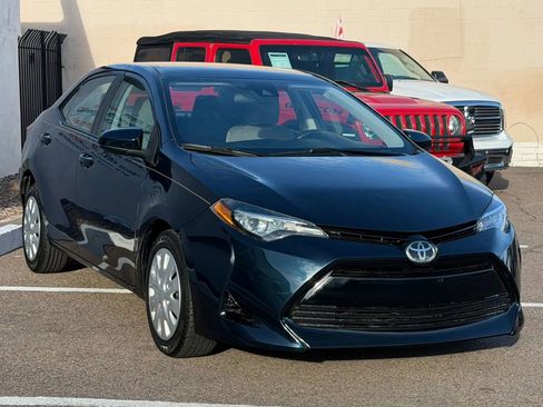 Used 2018 Toyota Corolla LE FWD image 11
