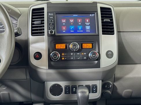 Used 2021 Nissan Frontier SV w/ Midnight Edition Floor Mats RWD image 13