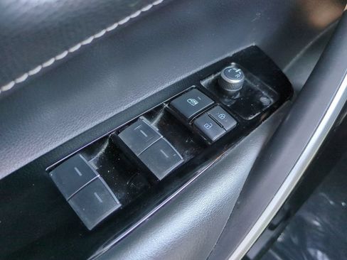 Used 2019 Toyota Corolla XSE FWD image 22