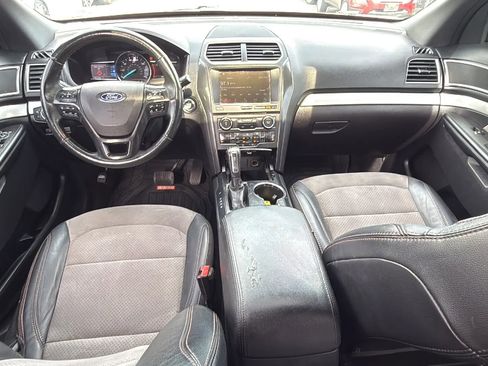 Used 2017 Ford Explorer XLT w/ Equipment Group 202A image 31