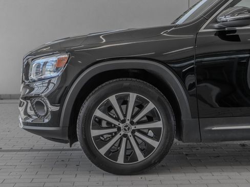 Used 2023 Mercedes-Benz GLB 250 4MATIC image 4